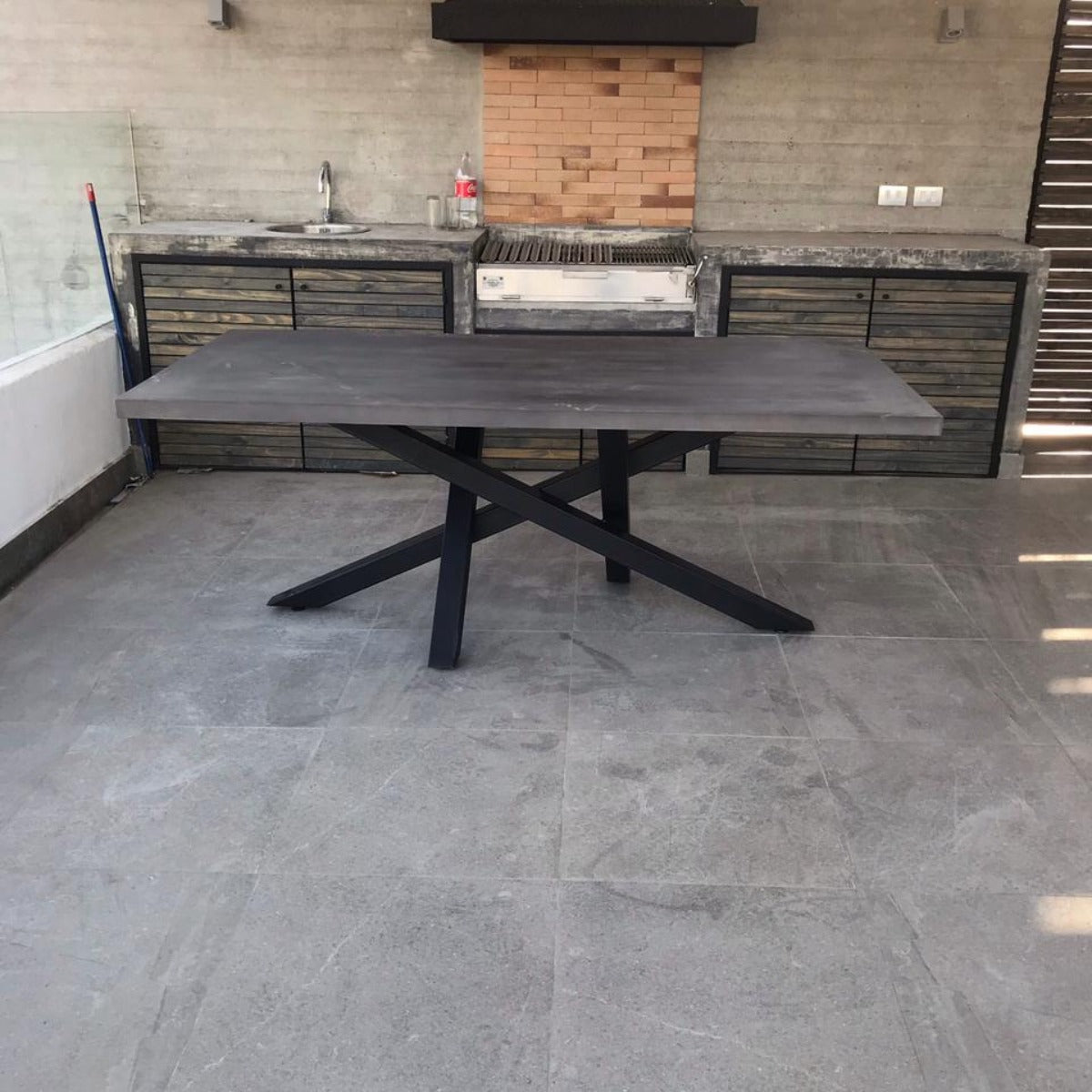 MESA DE COMEDOR FIERRO Y MADERA INDUSTRIAL DA VINCI TERRAZA