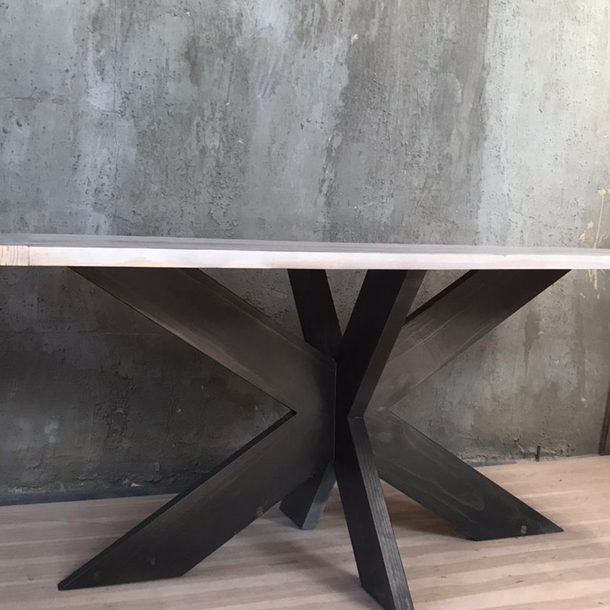 MESA DE COMEDOR DE MADERA MILAN