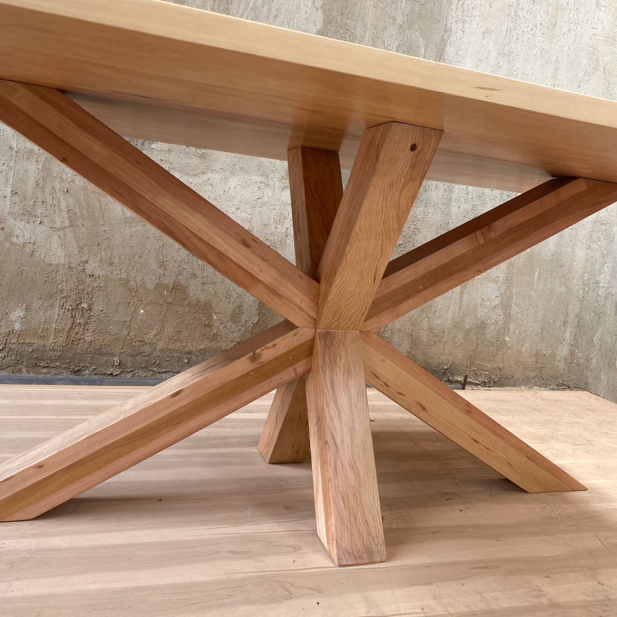 MESA DE COMEDOR DE MADERA LENGA MARIA